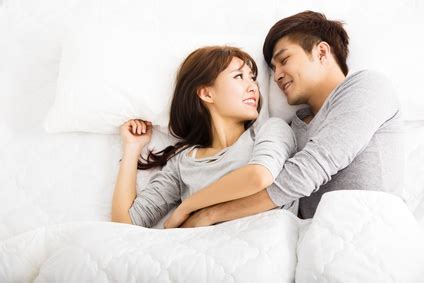 添い寝 セックス|【個人撮影】添い寝アングルでエッチなことを始める女子高生